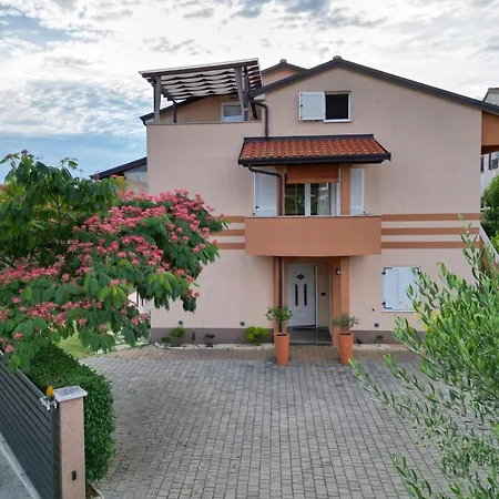 Premium Apartments Tade Funtana Apartment